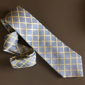 Exquisite FÁCONNABLE 100% Silk, Hand Made Tie